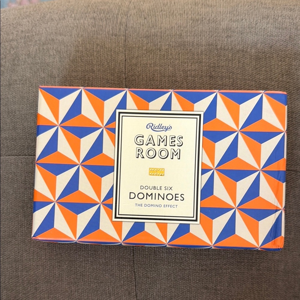 Ridleys games Dominoes